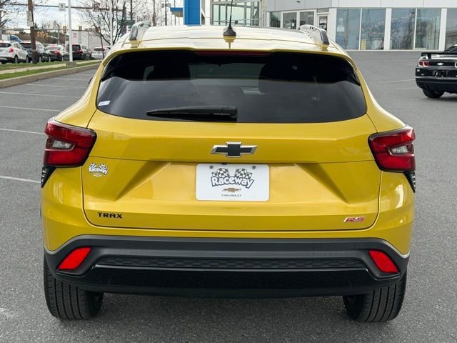 Certified Used 2024 Nitro Yellow Metallic Chevrolet 2RS image 13