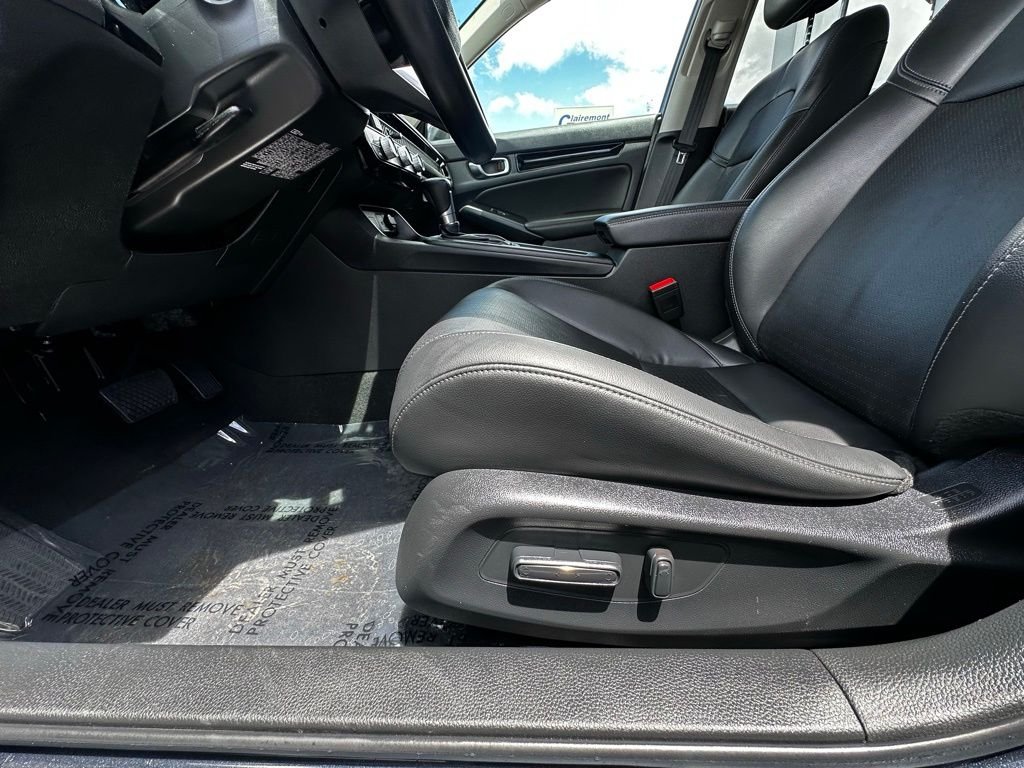 2024 Honda Civic Hatchback EX-L - Photo 12