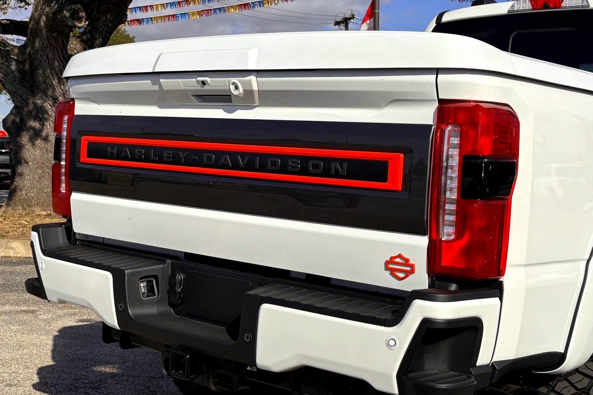 New 2026 Star White Metallic Tri-Coat Ford LARIAT image 7