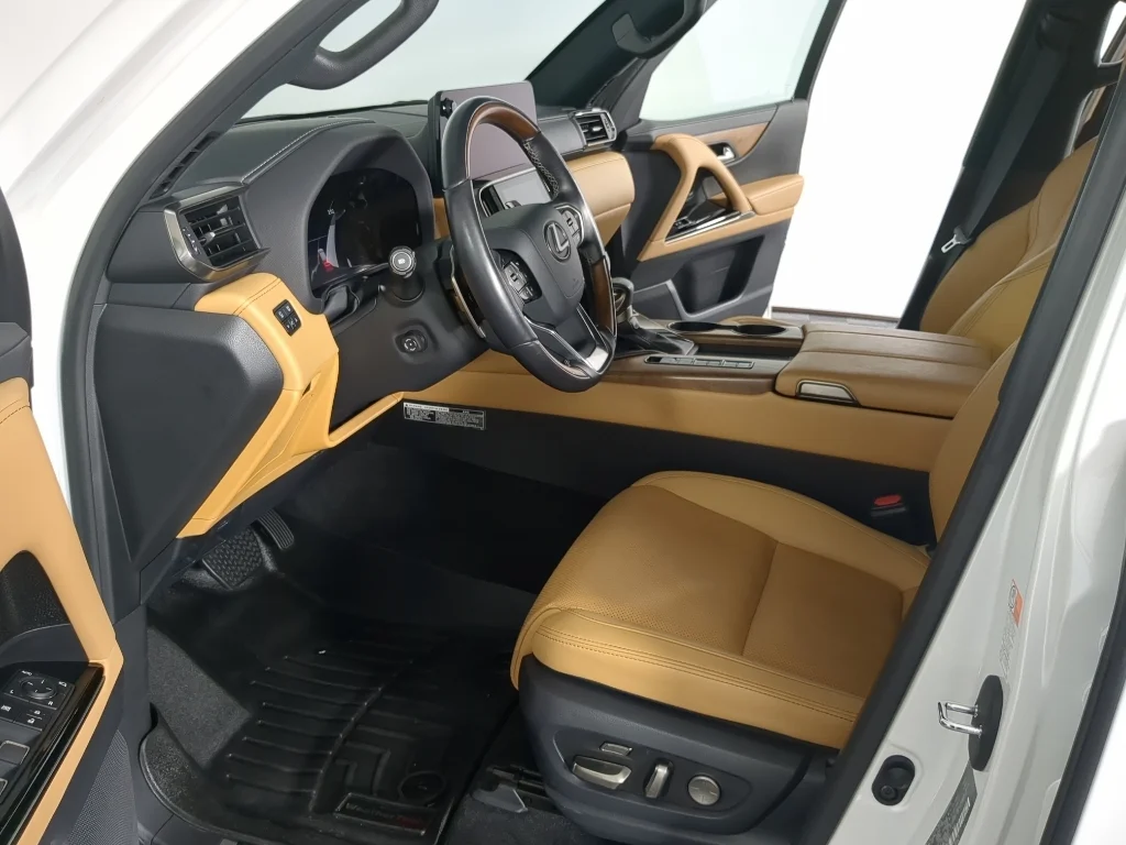 Used 2023 White Lexus Luxury image 10