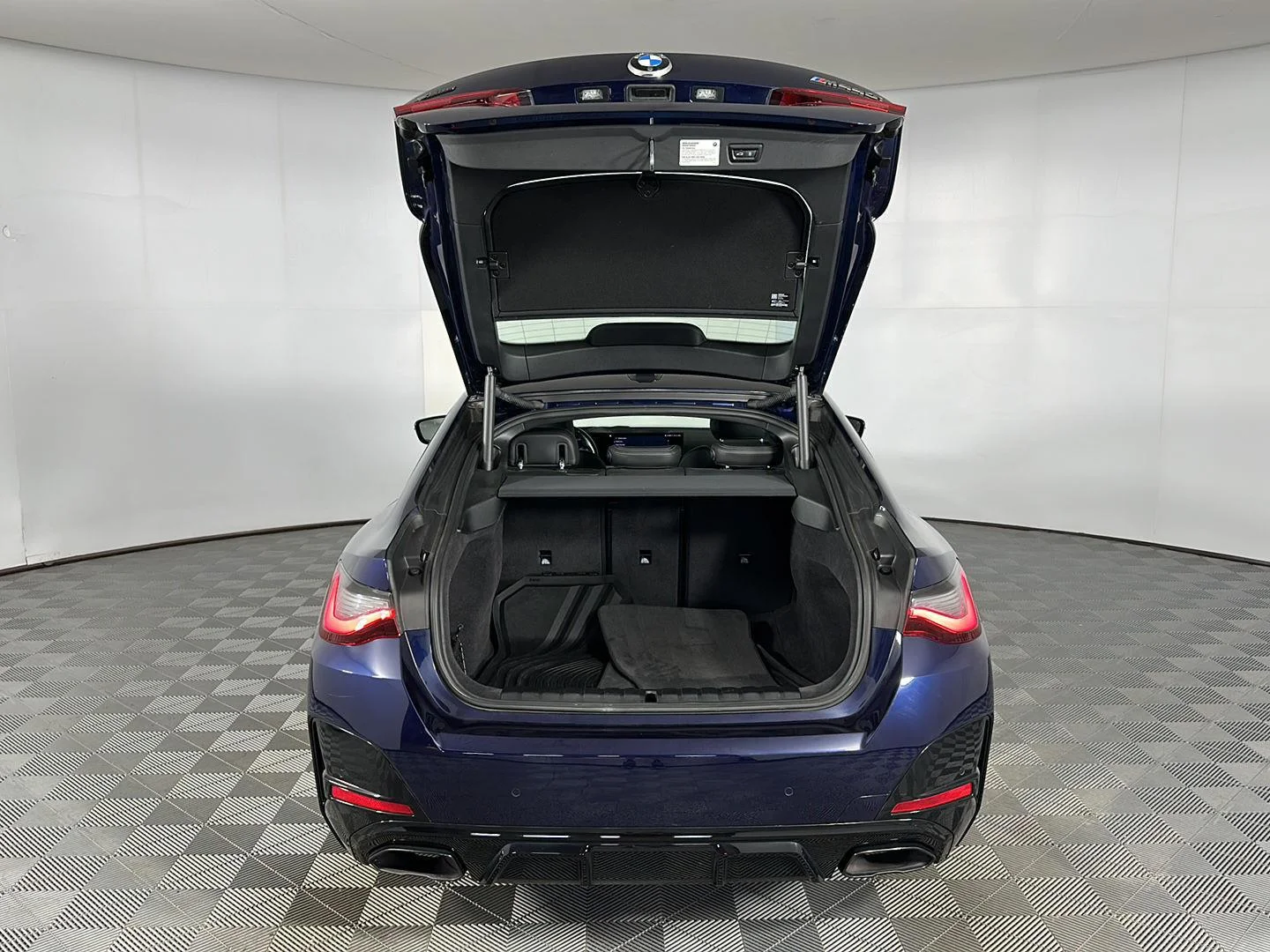 Used 2024 Tanzanite Blue II Metallic BMW M440i xDrive image 25