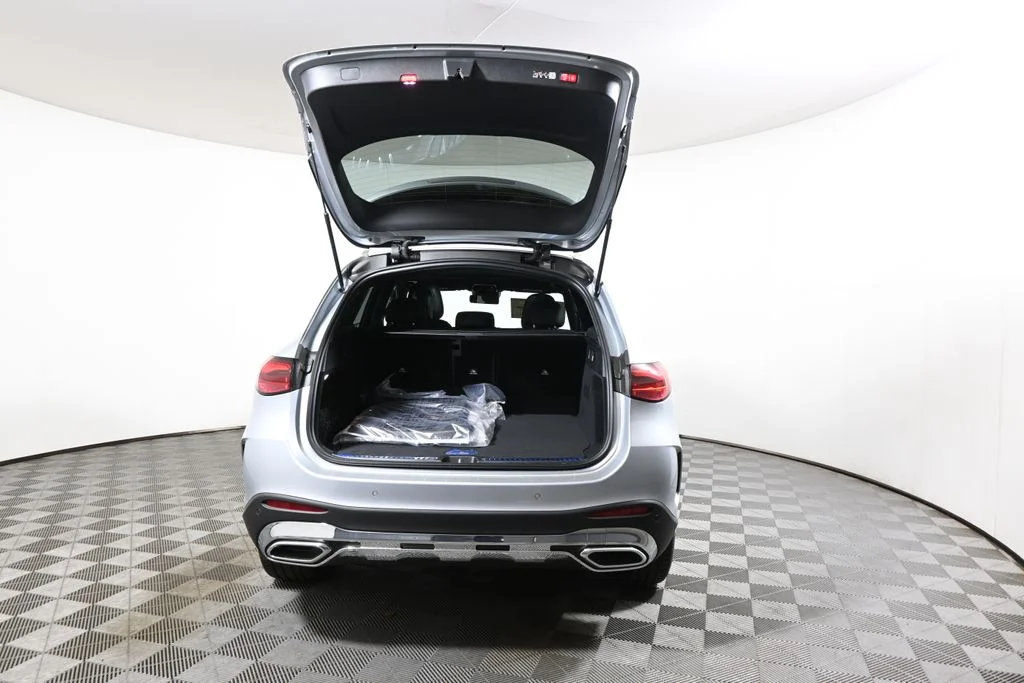 New 2026 Silver Mercedes-Benz GLC 300 image 34