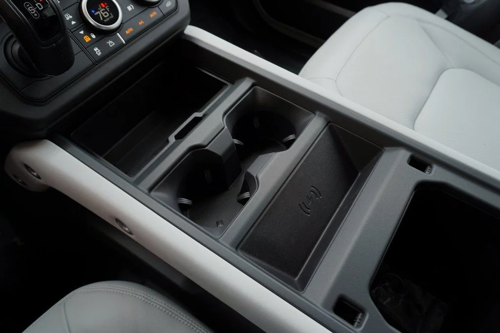 Certified Used 2026 White Land Rover X-Dynamic SE image 30