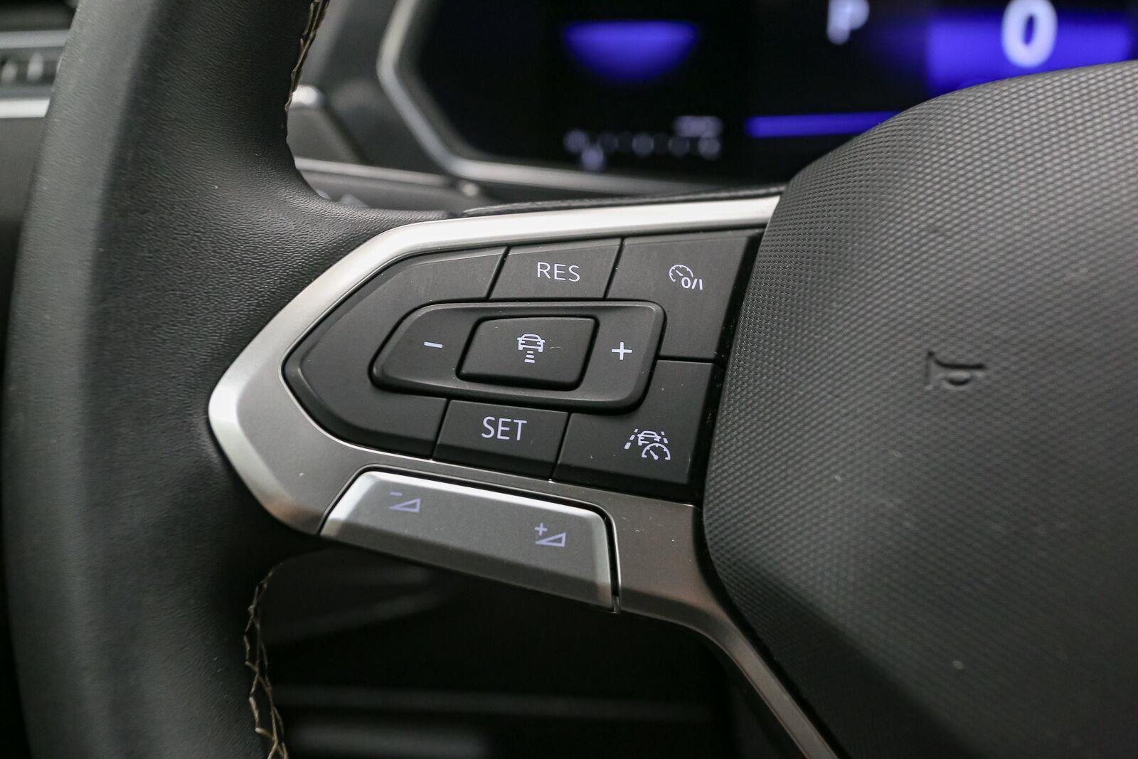 Used 2022 Deep Black Pearl Volkswagen S image 35