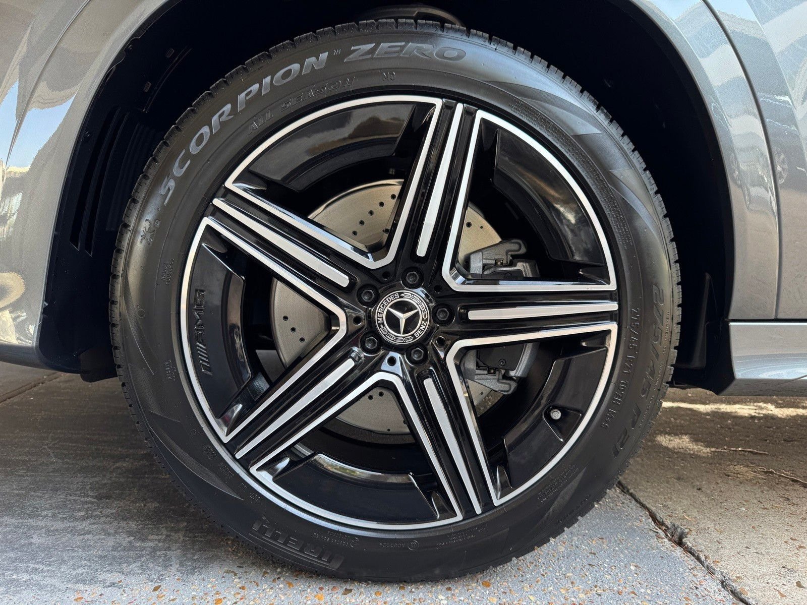 New 2026 Selenite Grey Metallic Mercedes-Benz GLE 450 image 23