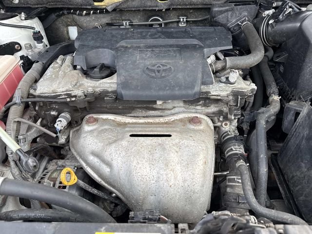 Used 2016 White Toyota XLE image 14