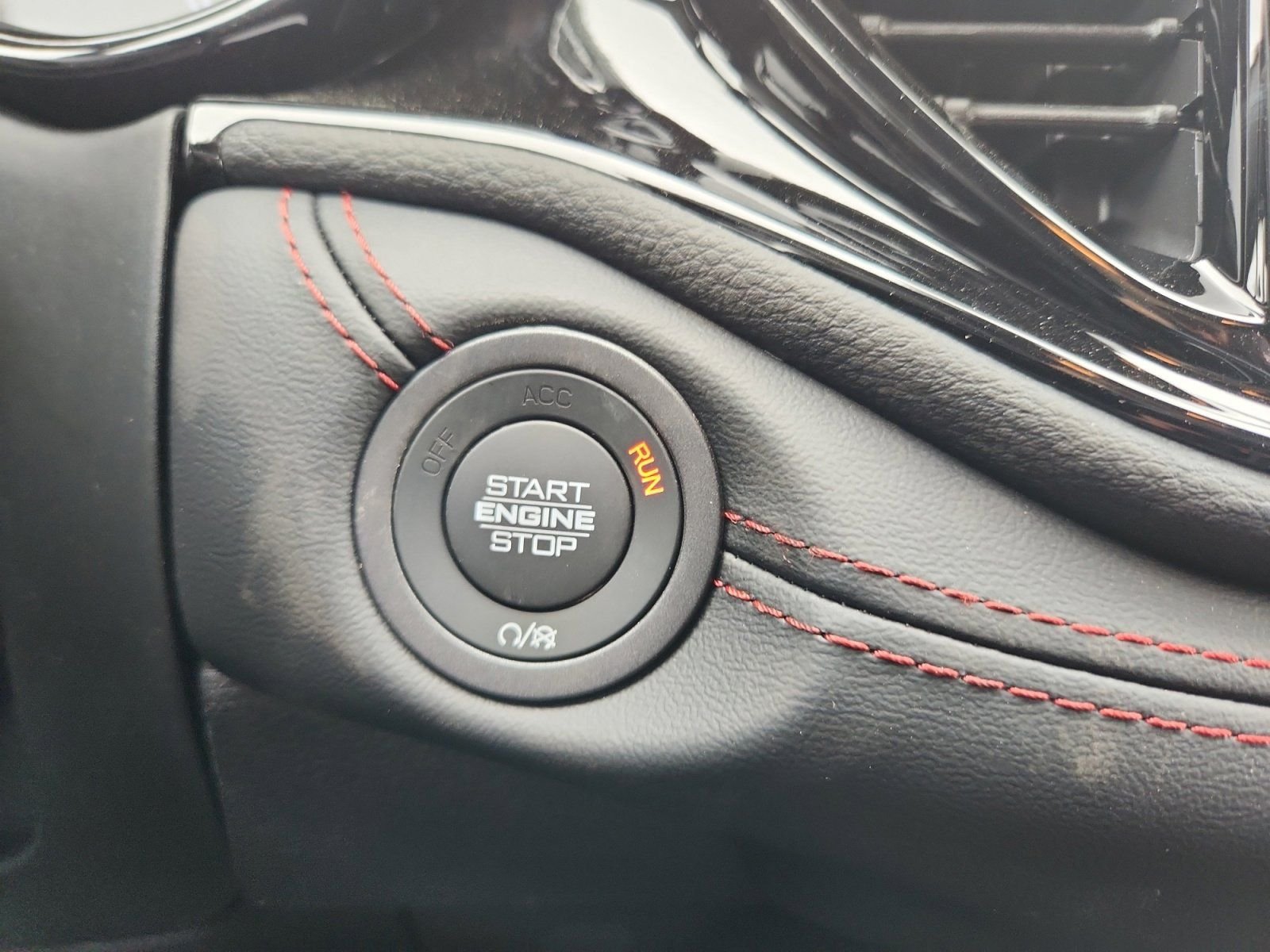 New 2026 Diamond Black Clear-Coat Exterior Paint Dodge GT image 17