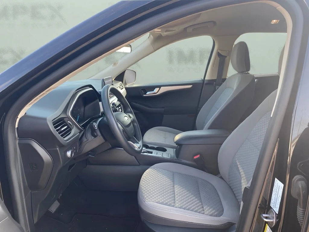 Used 2020 Black Ford SE image 9