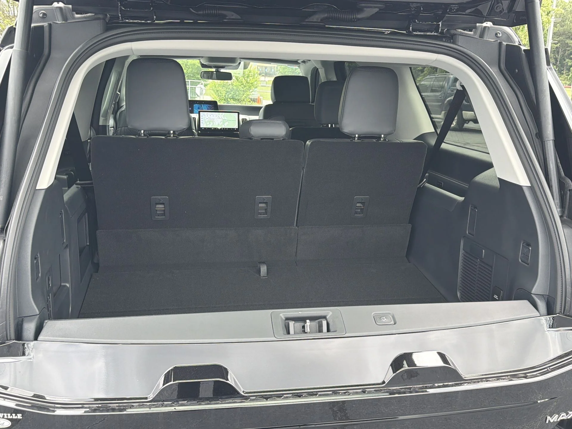 New 2026 Agate Black Metallic Ford MAX Active image 32