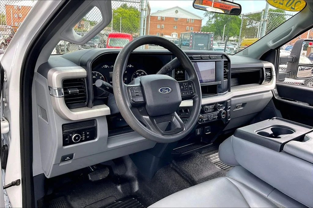 Used 2023 White Ford XL image 13