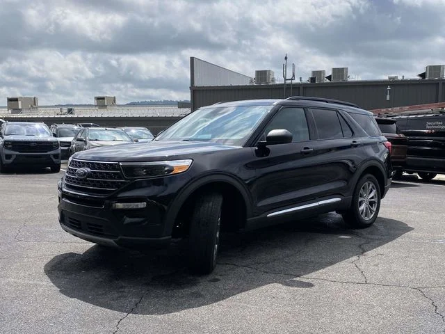 Used 2024 Black Metallic Ford XLT image 8