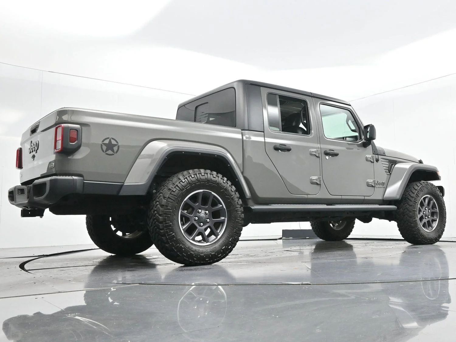 Used 2022 Sting-Gray Clearcoat Jeep Overland image 47