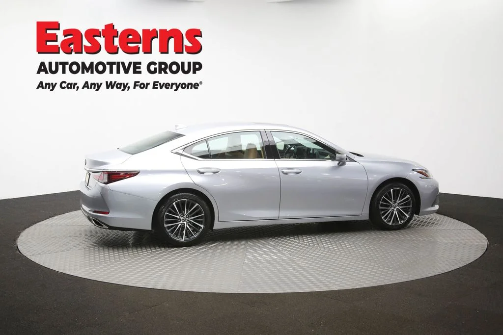 Used 2022 Silver Lexus 350 image 39