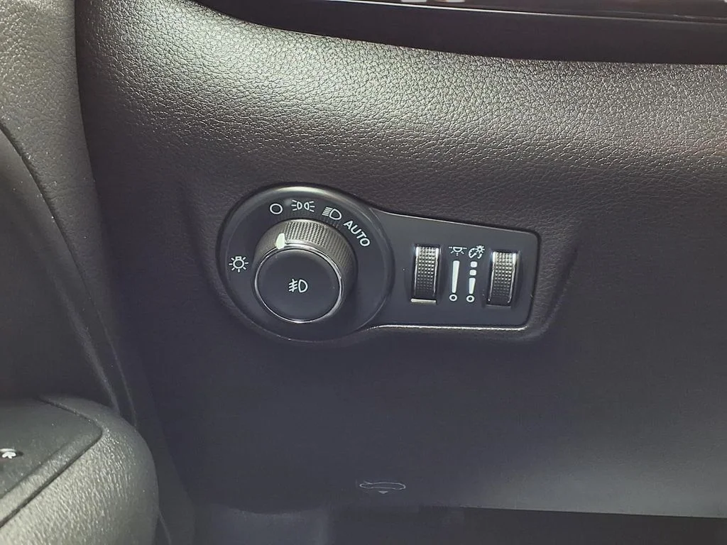 2025 Jeep Compass Trailhawk - Photo 17