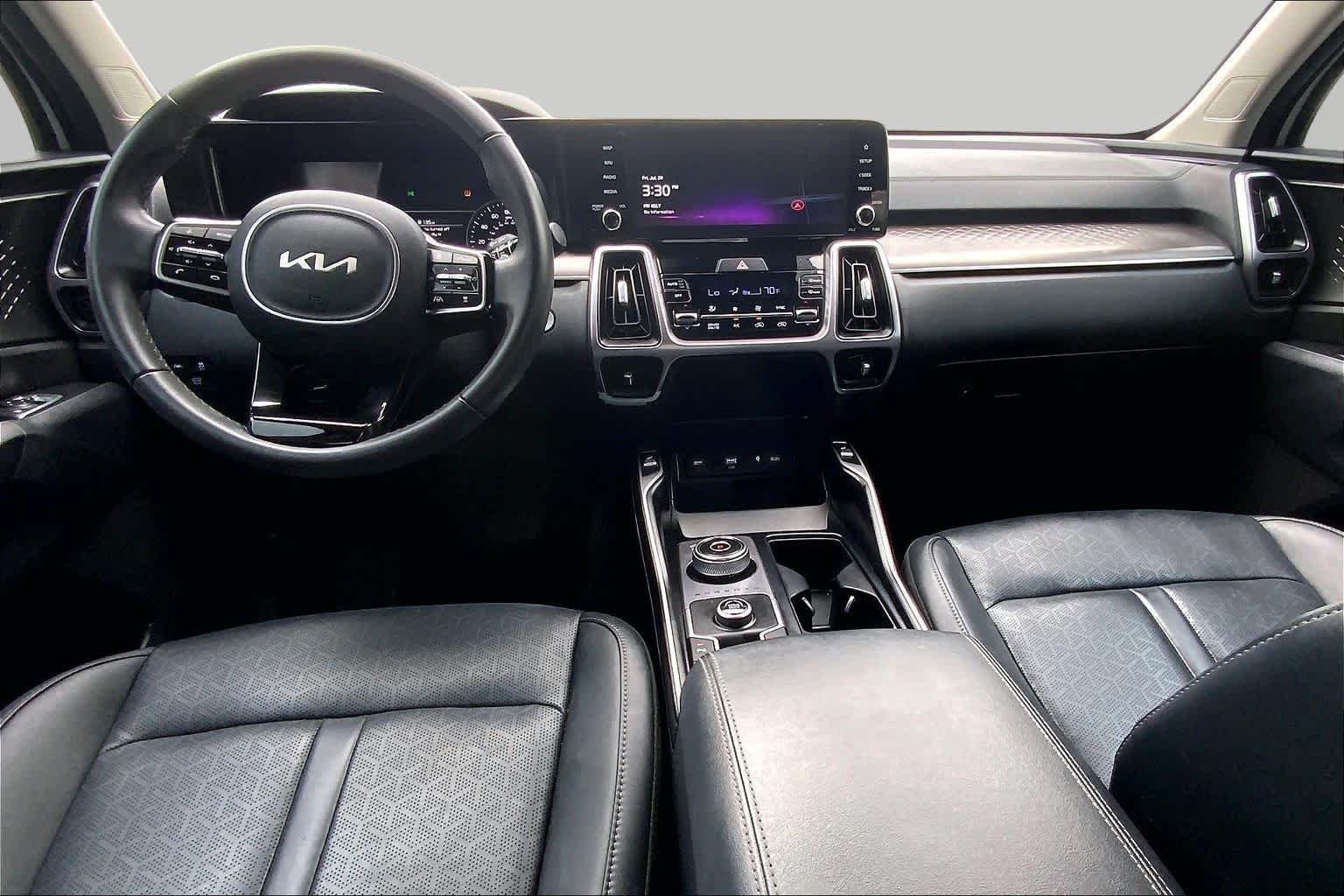 Used 2023 Snow White Pearl Kia EX image 16