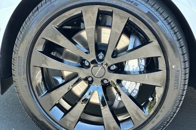 New 2026 Fuji White Land Rover SE image 25