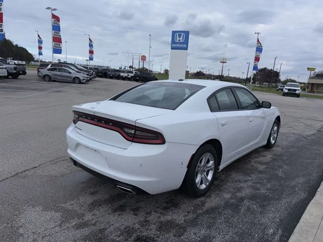 Used 2022 White Dodge SXT image 5