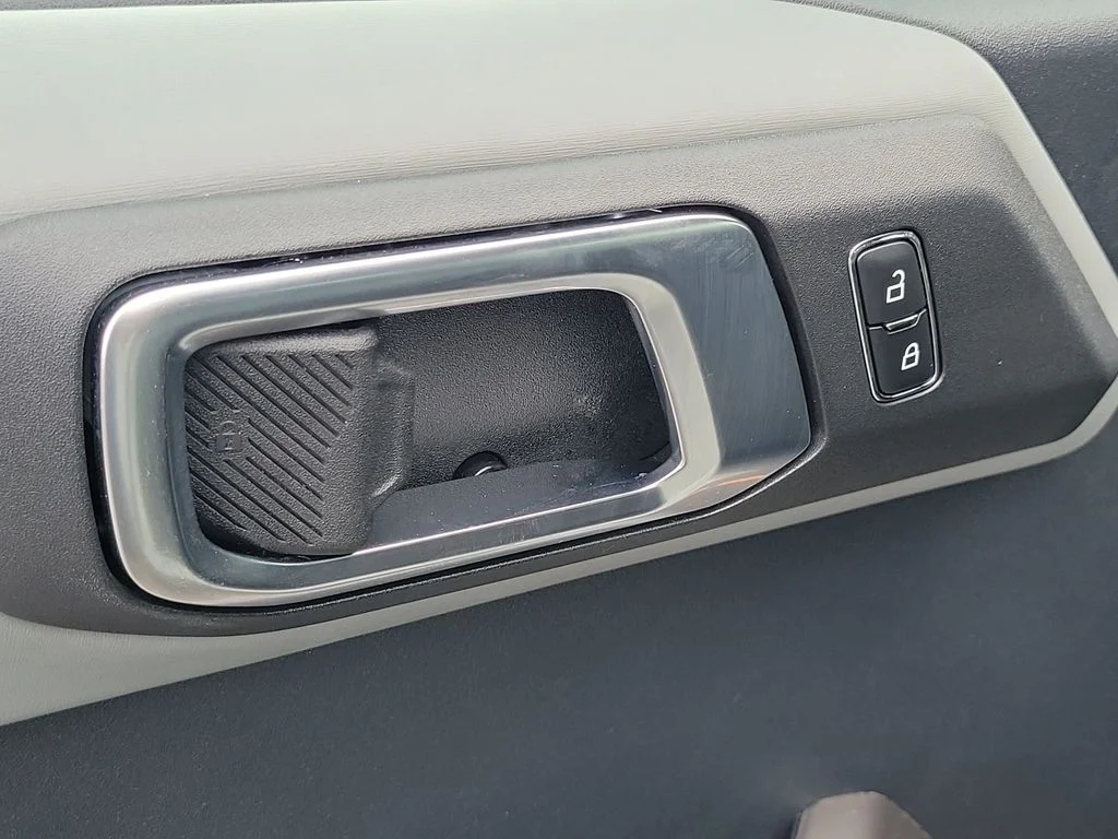 Used 2023 Gray Ford Badlands image 22