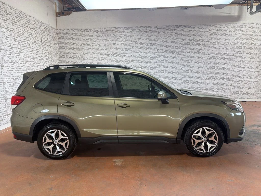 Used 2022 Brown Subaru Premium image 8