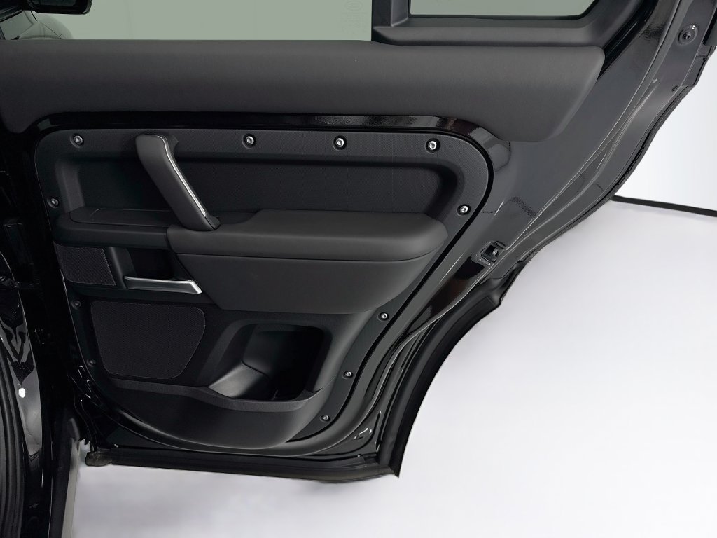 New 2026 Santorini Black Land Rover X-Dynamic SE image 25
