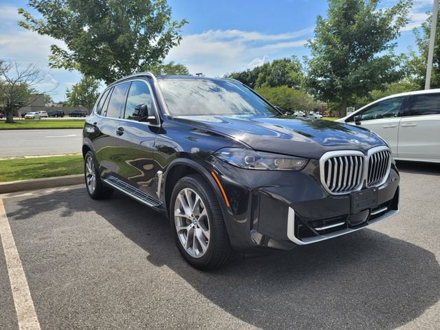 Used 2026 Black BMW xDrive40i image 3