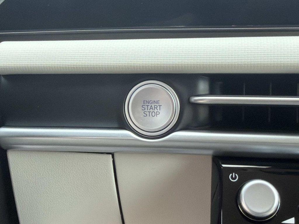 New 2026 White Hyundai SEL Plus AWD image 8