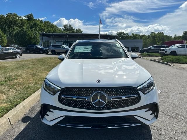 New 2026 Polar White Mercedes-Benz GLC 300 image 8