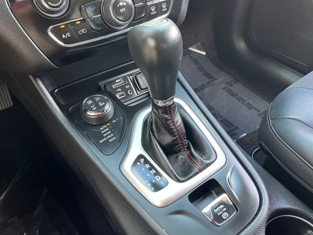 Used 2017 Red Jeep Trailhawk image 26