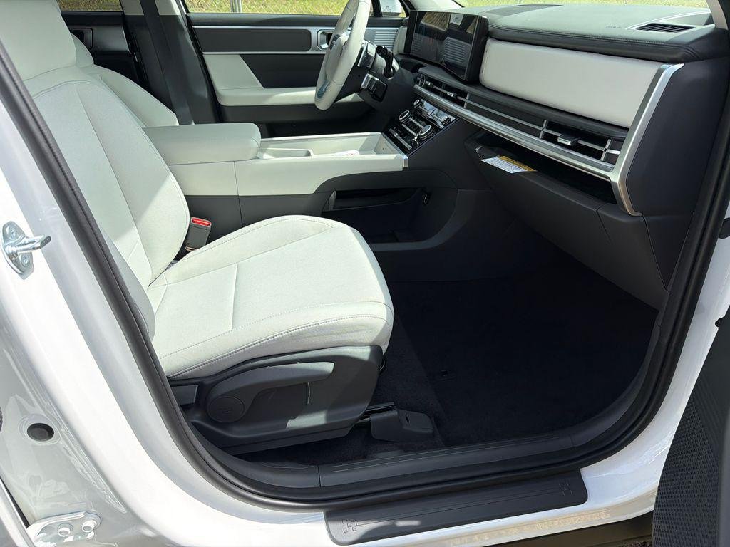 New 2026 White Hyundai SE FWD image 13