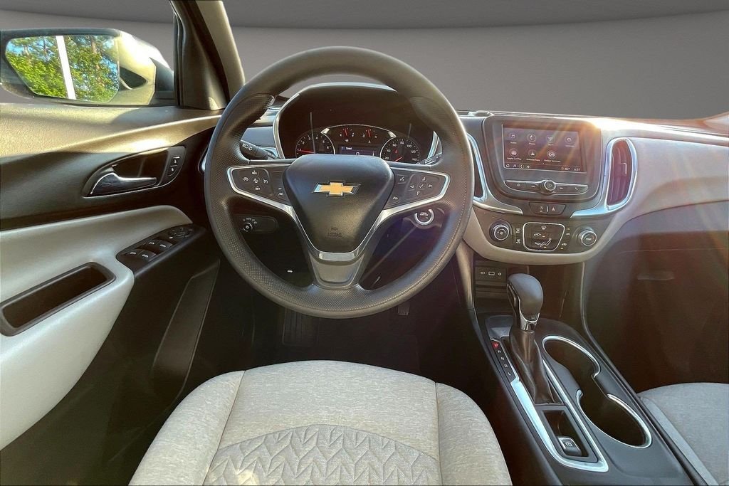 Used 2022 White Chevrolet LS image 12