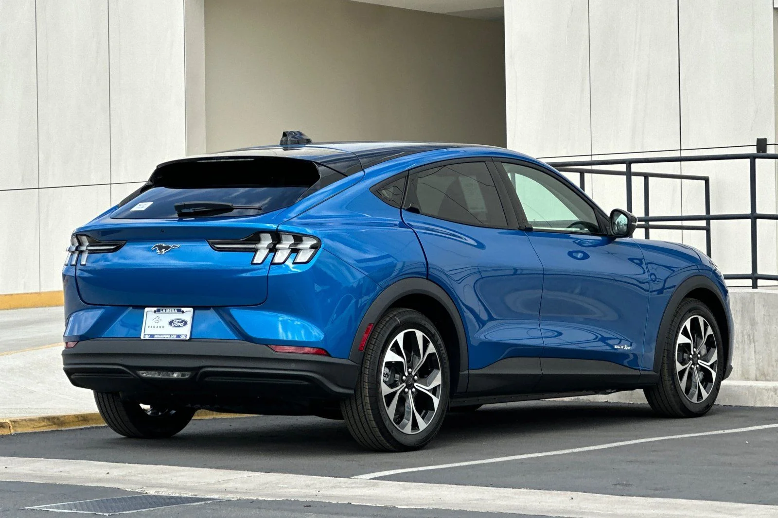 New 2026 Blue Ford Select image 3