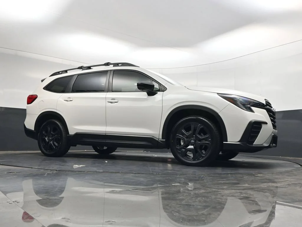 Used 2024 White Subaru Onyx Edition image 35