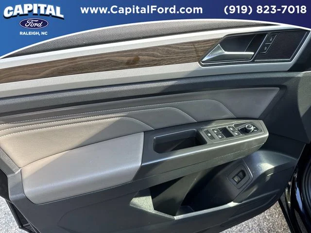 Used 2023  Volkswagen 3.6L V6 SE w/Technology image 20