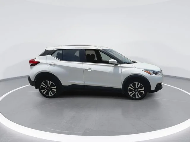 Used 2018 White Nissan SV image 13