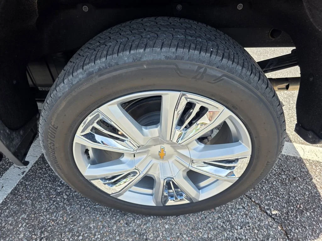 Used 2025 Black Chevrolet High Country image 33