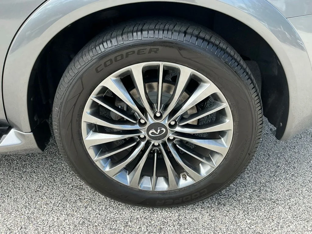 Used 2019 Gray INFINITI LUXE image 29