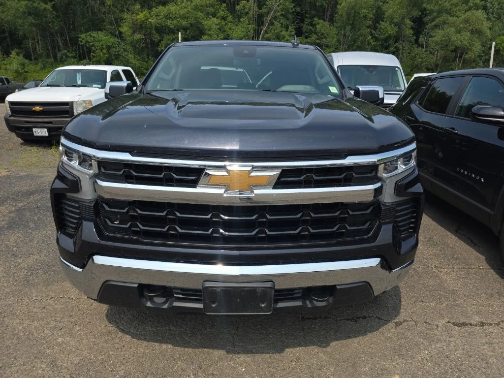 Used 2024 Gray Chevrolet LT image 3