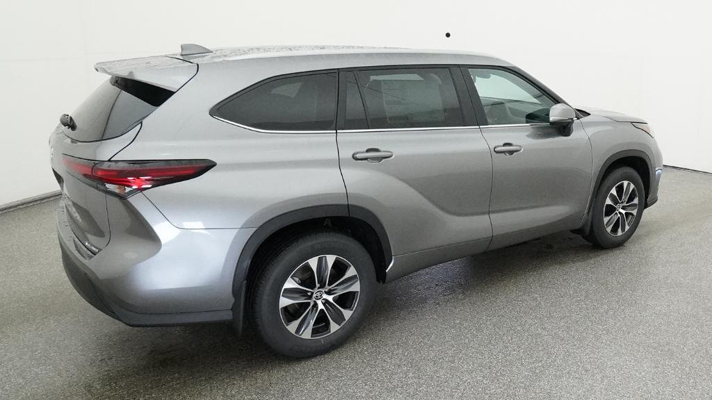 New 2026 Heavy Metal Toyota XLE image 21