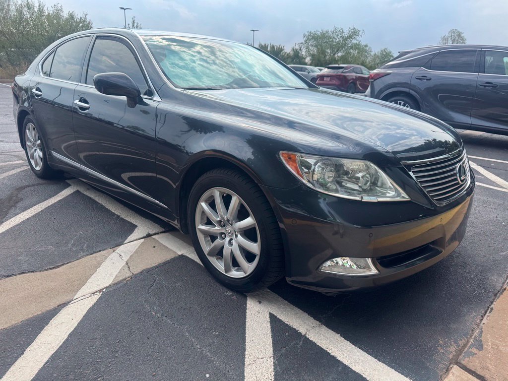 Used 2009 Gray Lexus 460 image 1