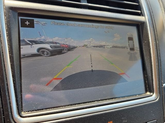 Used 2016 Platinum Lincoln Select image 20