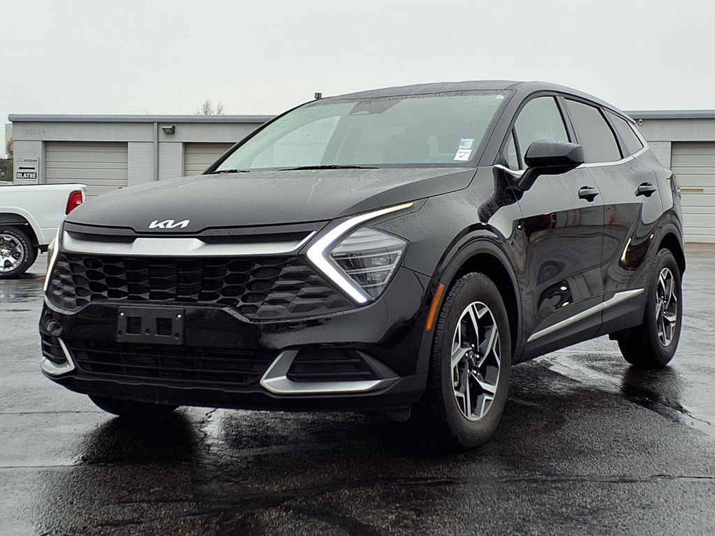 Used 2025 Kia Sportage LX with VIN 5XYK23DF5SG307664 for sale in Kansas City