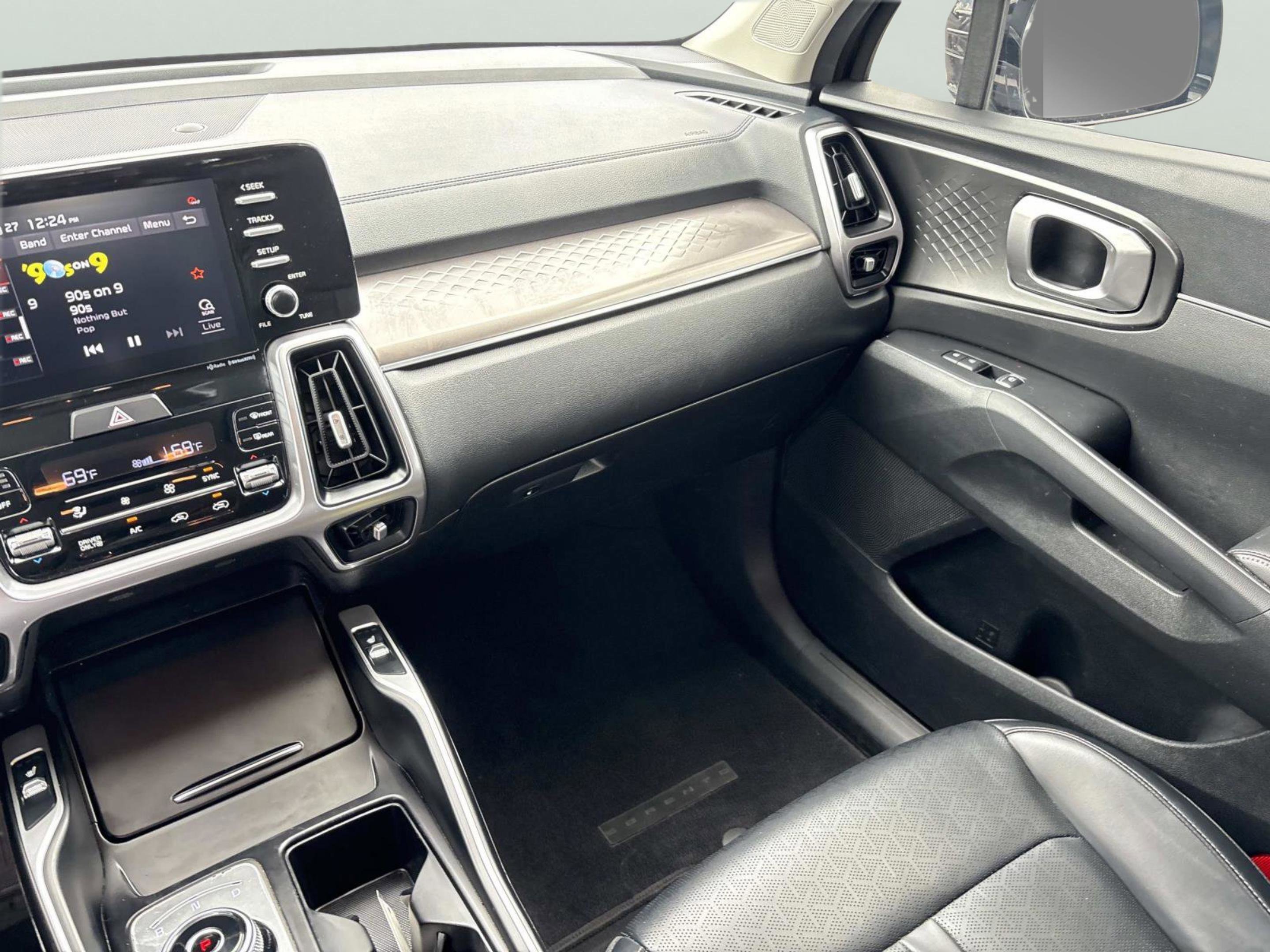Used 2021 Aurora Black Kia S image 11
