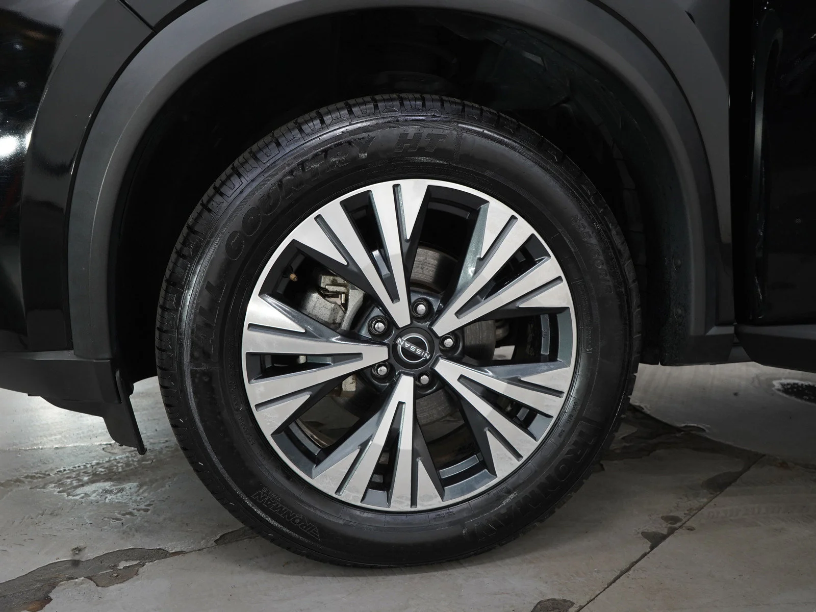 Used 2023 Super Black Nissan SV image 30