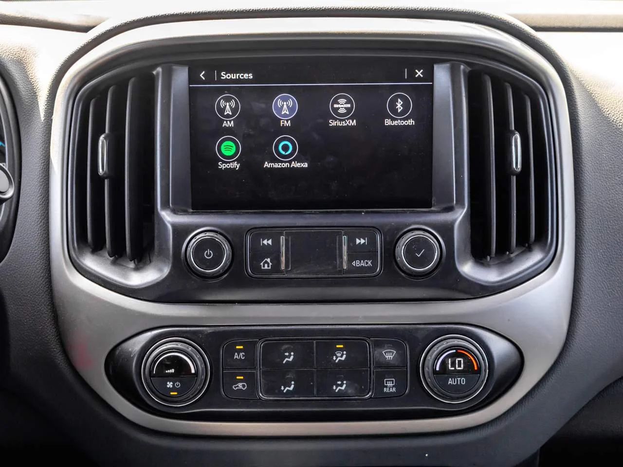 Certified Used 2019 SUMMIT WHITE Chevrolet 4WD Z71 image 14