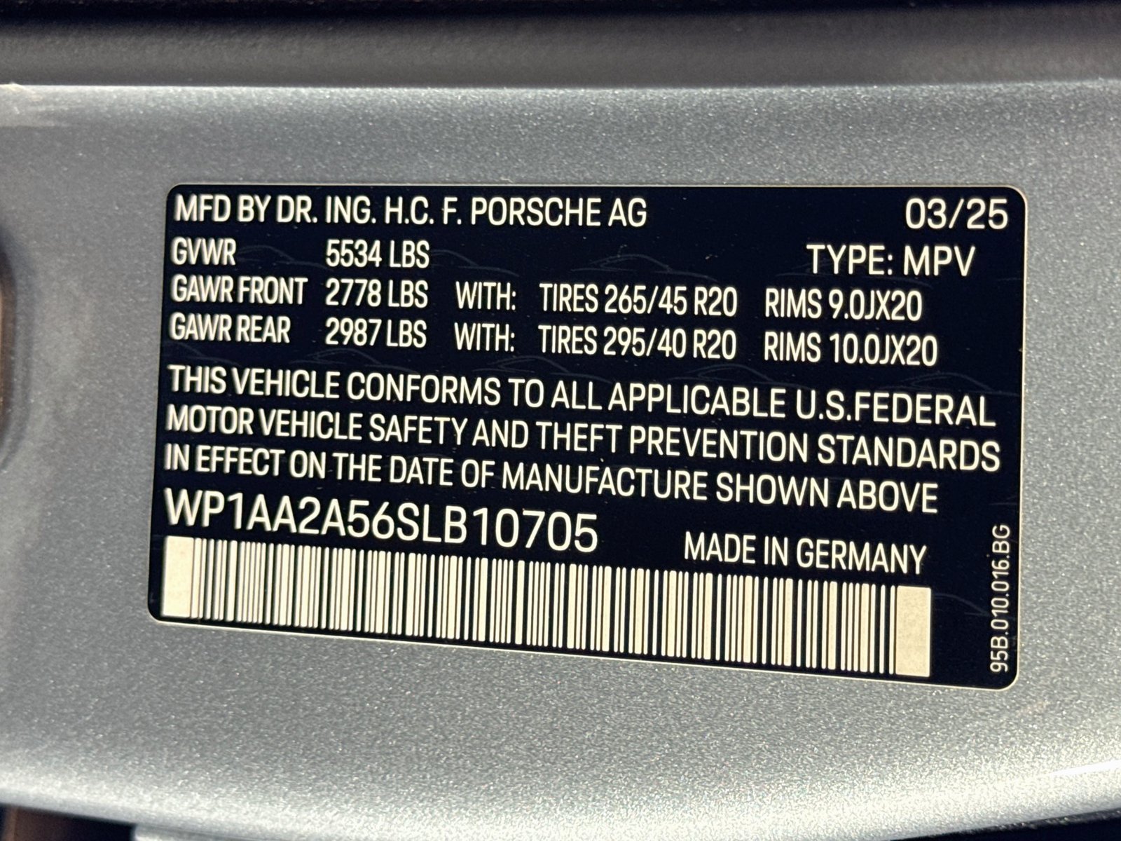 Used 2025 Dolomite Silver Porsche T image 27