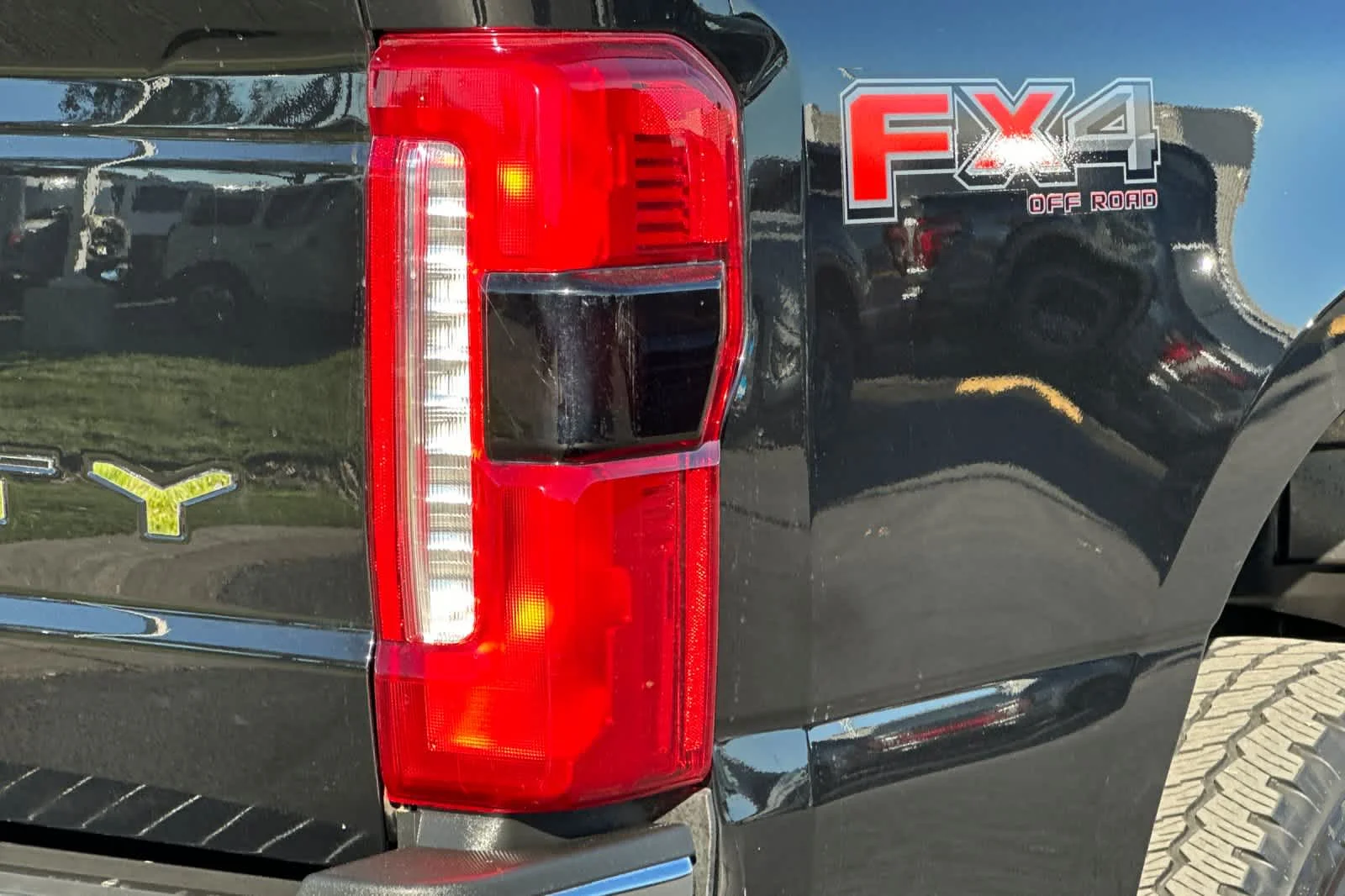 Certified Used 2024 Agate Black Metallic Ford LARIAT image 27