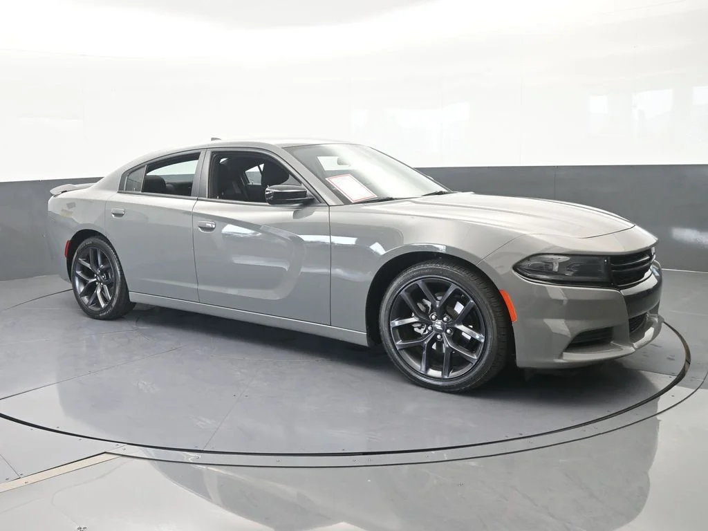 Used 2023 Destroyer Gray Clearcoat Dodge SXT image 8