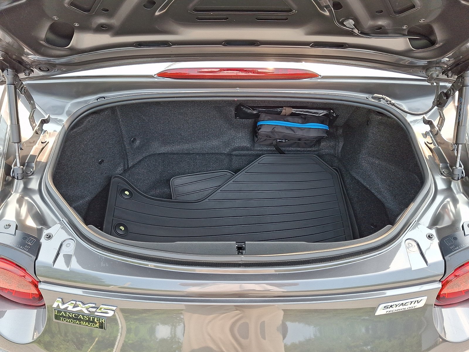 Used 2018 Machine Gray Mazda Club image 32