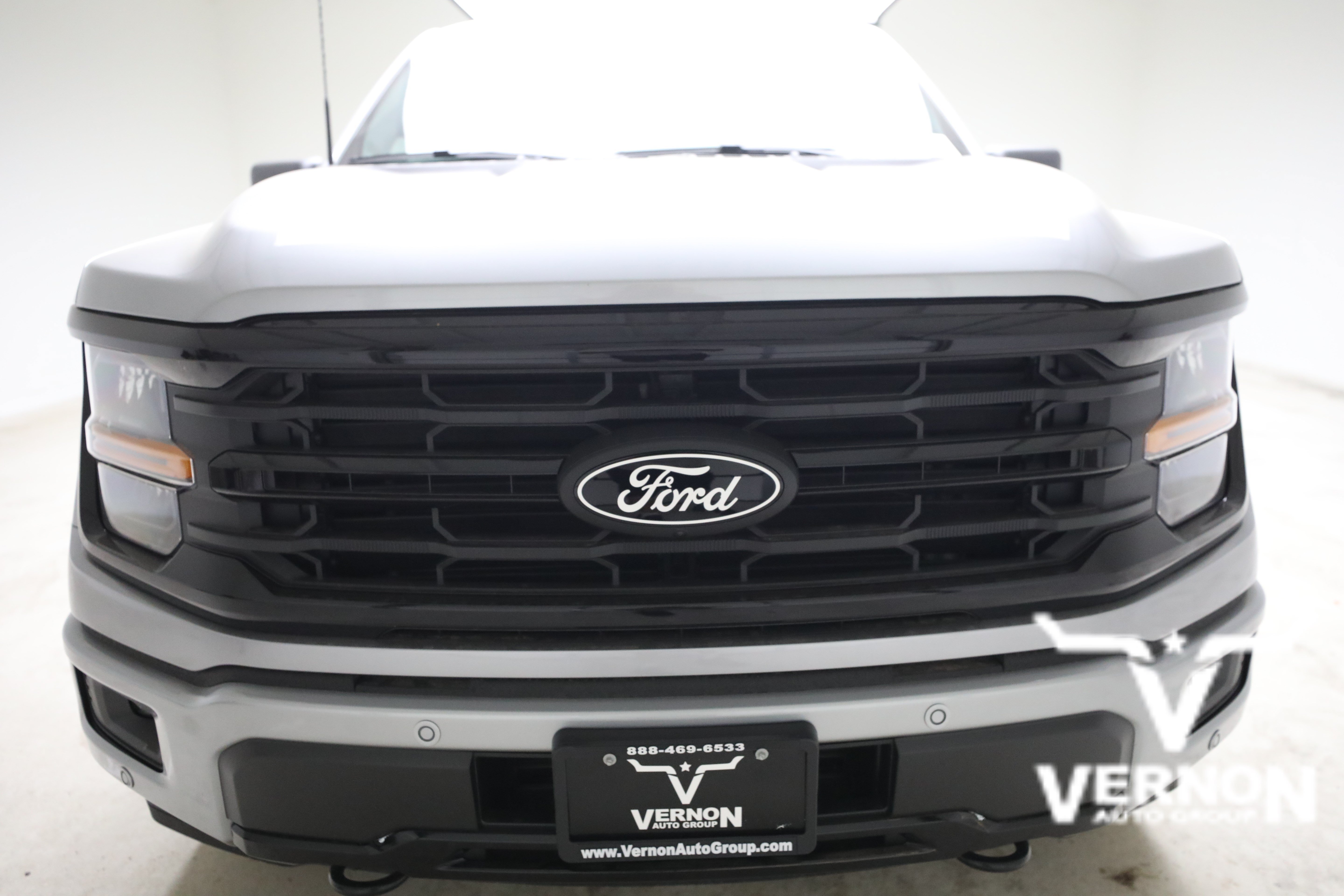 New 2026 Iconic Silver Metallic Ford  image 8