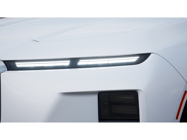 New 2027 Mineral White Metallic BMW  image 6